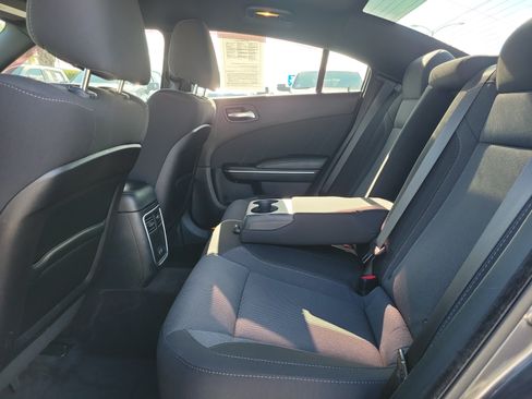 Used 2016 Dodge Charger SXT RWD image 15
