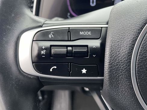 Used 2023 Kia Sportage EX image 16