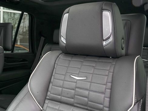 Used 2023 Cadillac Escalade V w/ LPO, ONYX Package image 29