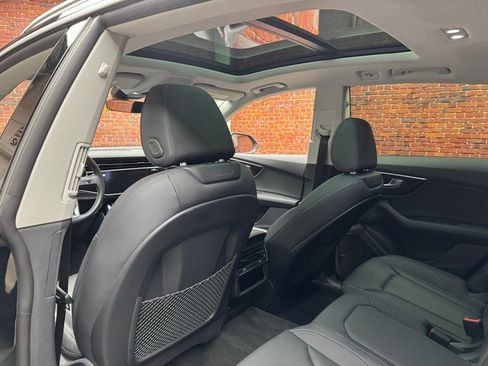 Used 2023 Audi Q8 Premium Plus image 23