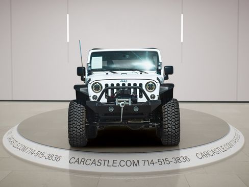 Used 2018 Jeep Wrangler Unlimited Sport S AWD/4WD image 3