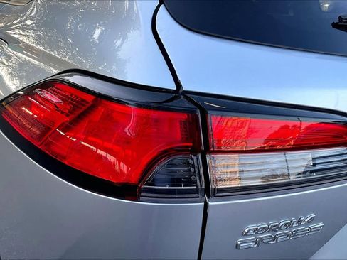 Used 2023 Toyota Corolla Cross XLE image 27