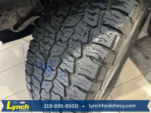 Used 2021 Toyota Tacoma TRD Off-Road w/ TRD Premium Off Road Package image 28