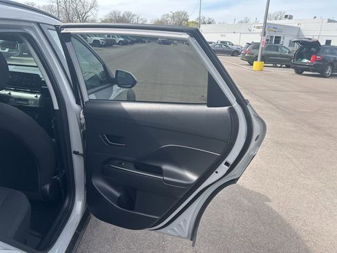 Used 2024 Hyundai Kona SEL AWD/4WD image 18