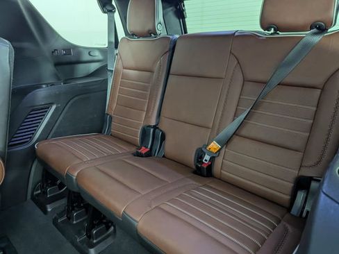 Used 2023 GMC Yukon Denali Ultimate AWD/4WD image 24