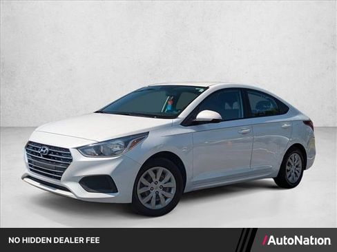 Used 2022 Hyundai Accent SE FWD image 1