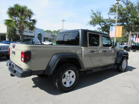 Used 2020 Jeep Gladiator Sport w/ Quick Order Package 24S image 7