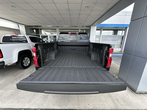 Used 2025 Chevrolet Silverado 1500 RST w/ Z71 Off-Road Package AWD/4WD image 34