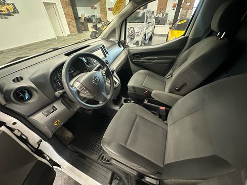 Used 2020 Nissan NV200 SV image 10