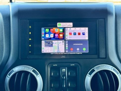 Used 2014 Jeep Wrangler Unlimited Sahara image 23