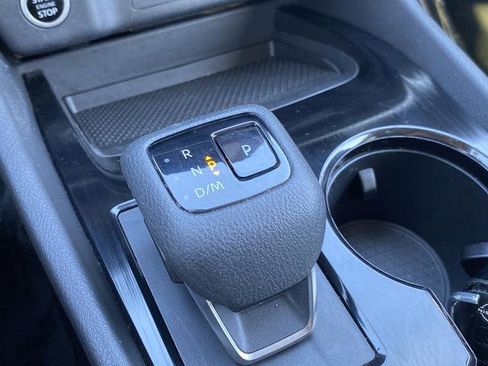 Used 2023 Nissan Rogue SV image 18