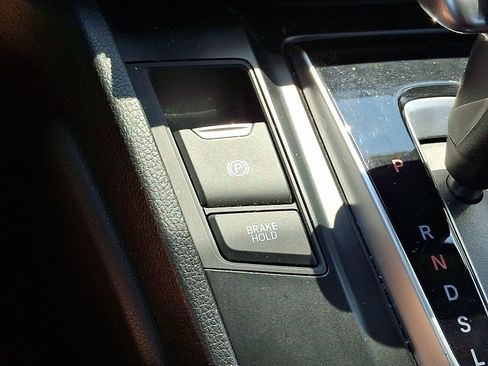 Used 2018 Honda CR-V LX image 24