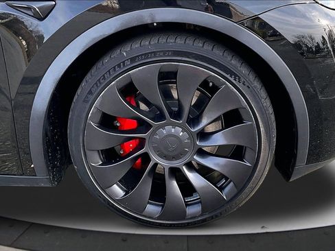 Used 2023 Tesla Model Y Performance image 34