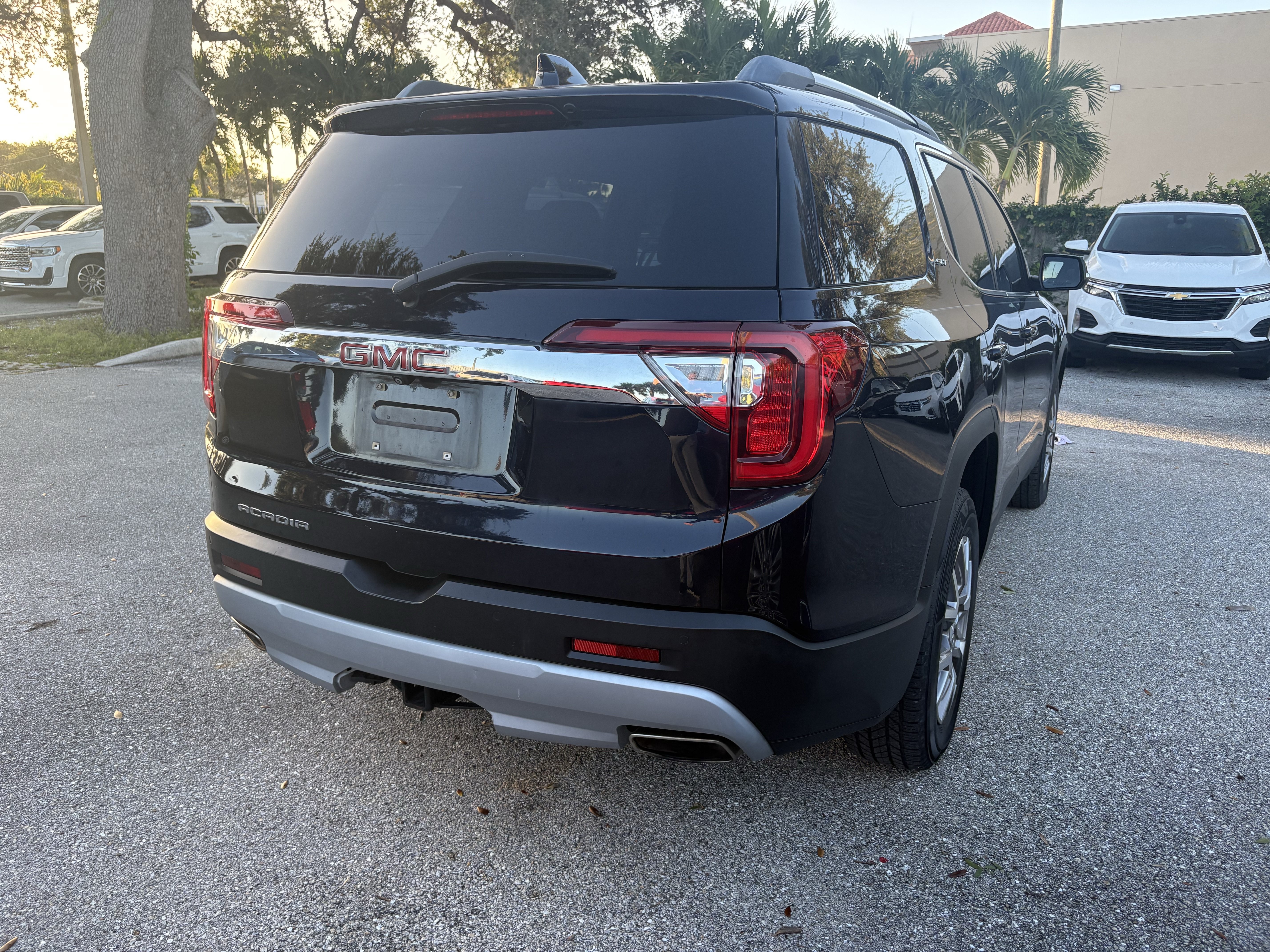 Certified 2021 GMC Acadia SLT w/ Preferred Package FWD image 7
