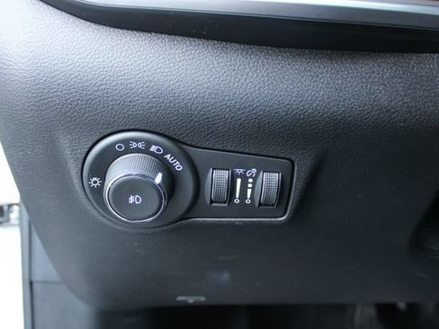 Used 2025 Jeep Compass Limited AWD/4WD image 15