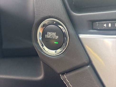 Used 2020 Chevrolet Suburban Premier w/ Premier 6.2L Value Package image 21