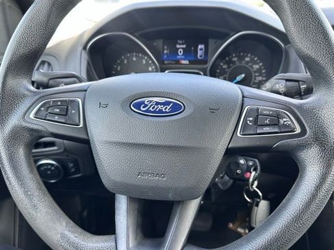 Used 2017 Ford Focus S image 4