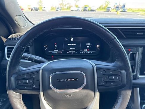 Used 2022 GMC Yukon XL Denali AWD/4WD image 11