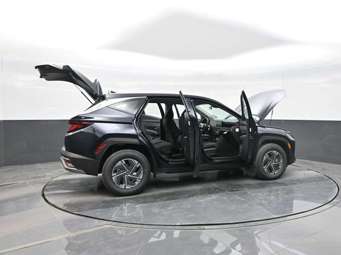 New 2026 Hyundai Tucson Blue SE image 30