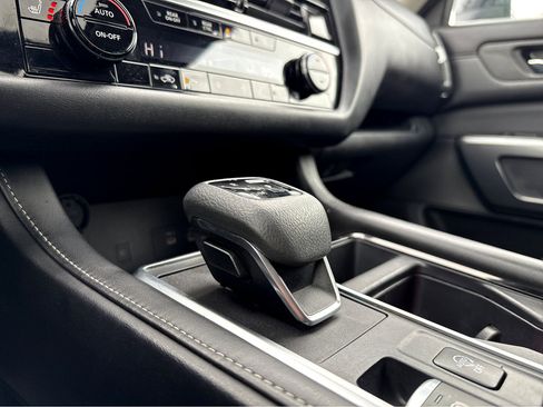 Used 2023 Nissan Pathfinder SL w/ SL Premium Package image 13