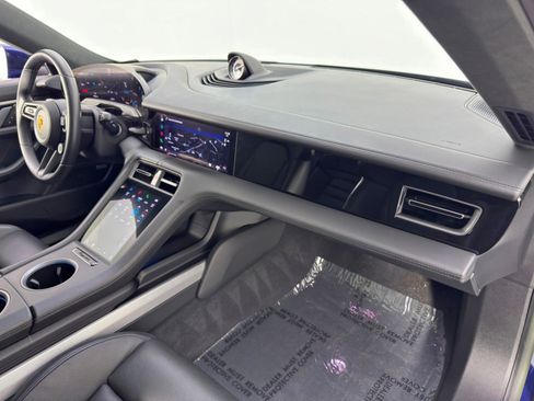 Used 2023 Porsche Taycan GTS image 15