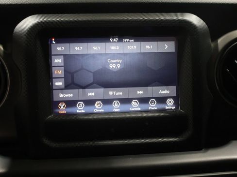 Used 2022 Jeep Gladiator Sport AWD/4WD image 23