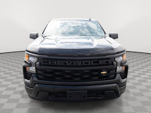 Used 2023 Chevrolet Silverado 1500 Custom image 2