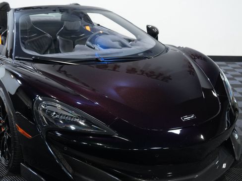Used 2020 McLaren 600LT Spider RWD image 12
