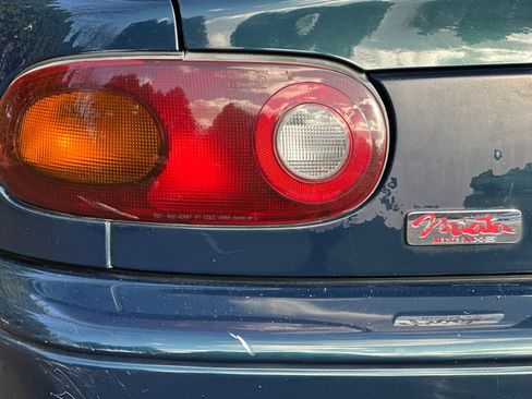 Used 1997 MAZDA MX-5 Miata image 28