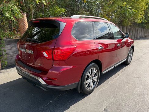Used 2018 Nissan Pathfinder S image 10