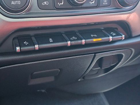 Used 2018 Chevrolet Silverado 1500 LT w/ All Star Edition AWD/4WD image 35