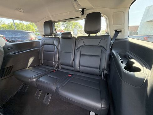 Certified 2025 Lincoln Navigator Reserve AWD/4WD image 21
