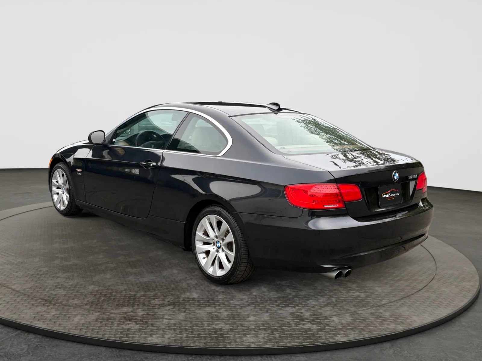 Used 2013 BMW 328i xDrive Coupe AWD/4WD image 8