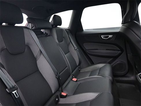 Used 2023 Volvo XC60 B5 Ultimate w/ Climate Package image 34