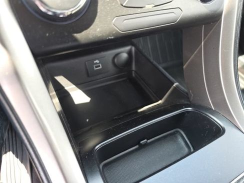 Used 2017 Ford Fusion SE FWD image 21