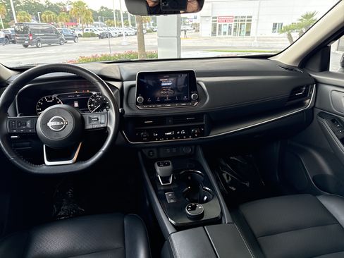 Used 2024 Nissan Rogue SV w/ SV Premium Package AWD/4WD image 27