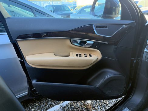 Used 2019 Volvo XC90 T6 Momentum w/ Advanced Package image 13