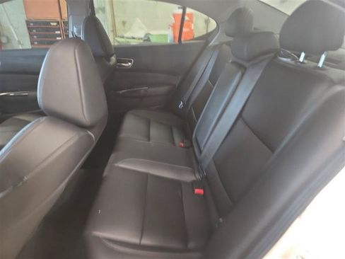 Used 2018 Acura TLX FWD image 8