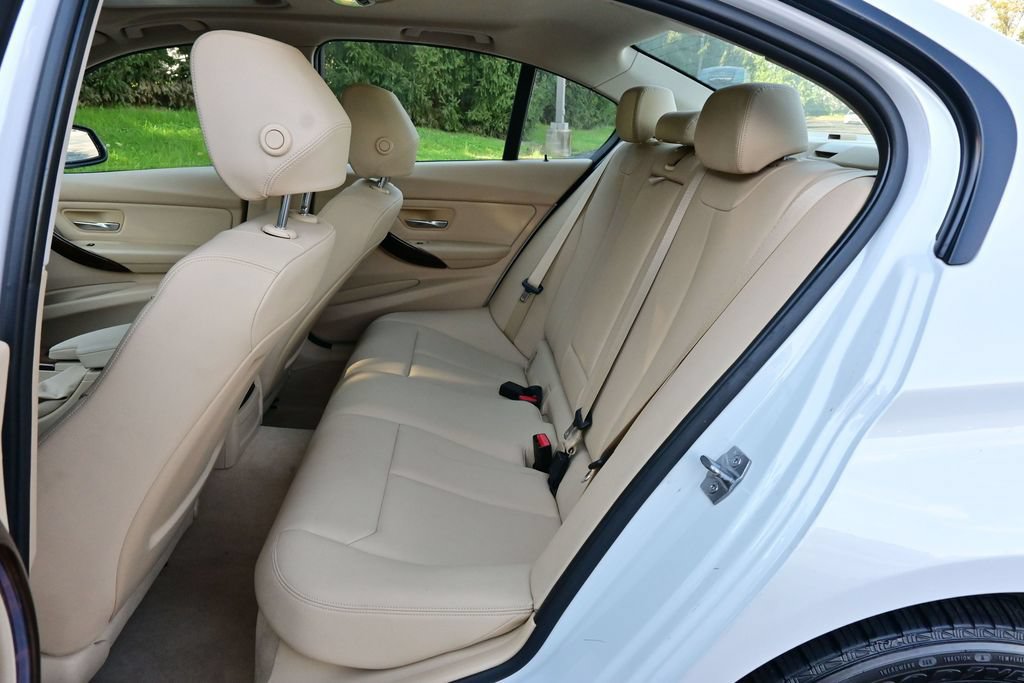 Used 2013 BMW 328i xDrive Sedan AWD/4WD image 14