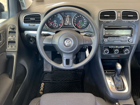 Used 2013 Volkswagen Golf 4-Door FWD image 15
