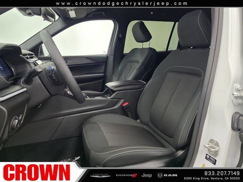 Used 2024 Jeep Grand Cherokee L Laredo AWD/4WD image 26