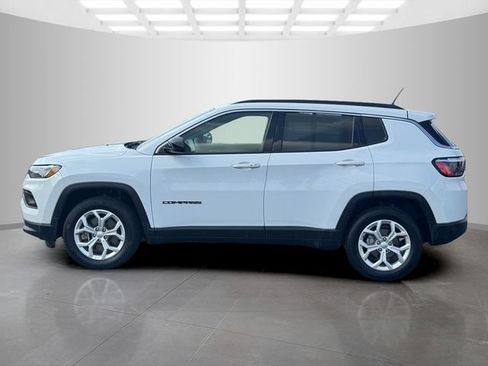 Certified 2024 Jeep Compass Latitude AWD/4WD image 4