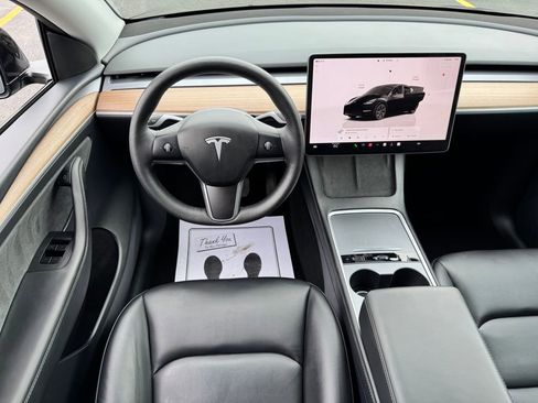 Used 2025 Tesla Model Y Long Range RWD image 21