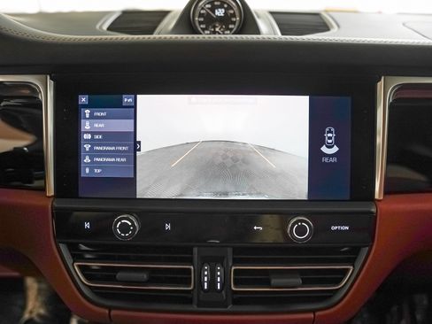 Used 2025 Porsche Macan S image 25