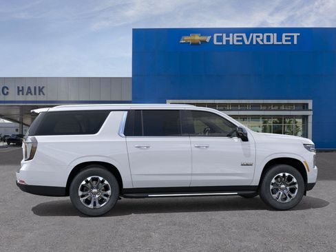 New 2026 Chevrolet Suburban LT w/ Comfort Package RWD image 5