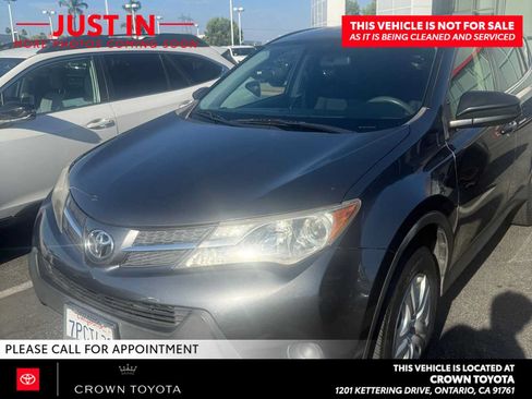 Used 2015 Toyota RAV4 LE FWD image 1
