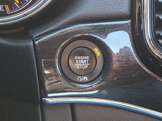 Used 2019 Jeep Grand Cherokee Trailhawk AWD/4WD image 25