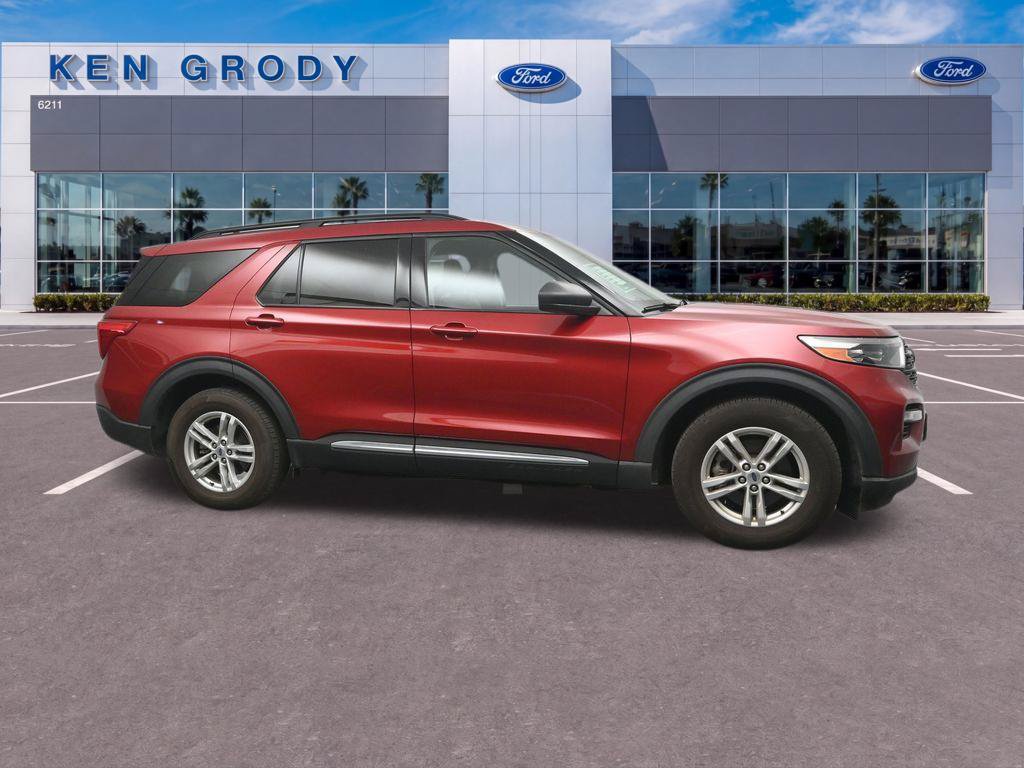 Used 2022 Ford Explorer XLT w/ Equipment Group 202A RWD image 5