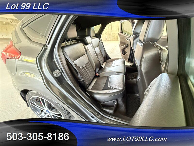 Used 2017 Ford Focus ST w/ Equipment Group 401A FWD image 20