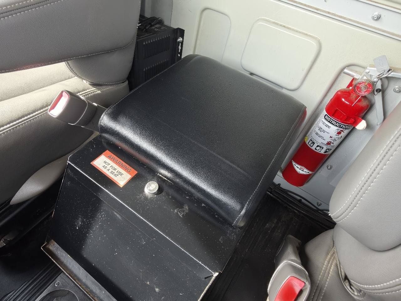 Used 2014 Chevrolet Express 2500 RWD image 28